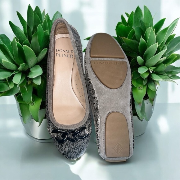 Donald J. Pliner Textured Gray Flats with Black Accent - Picture 2 of 5